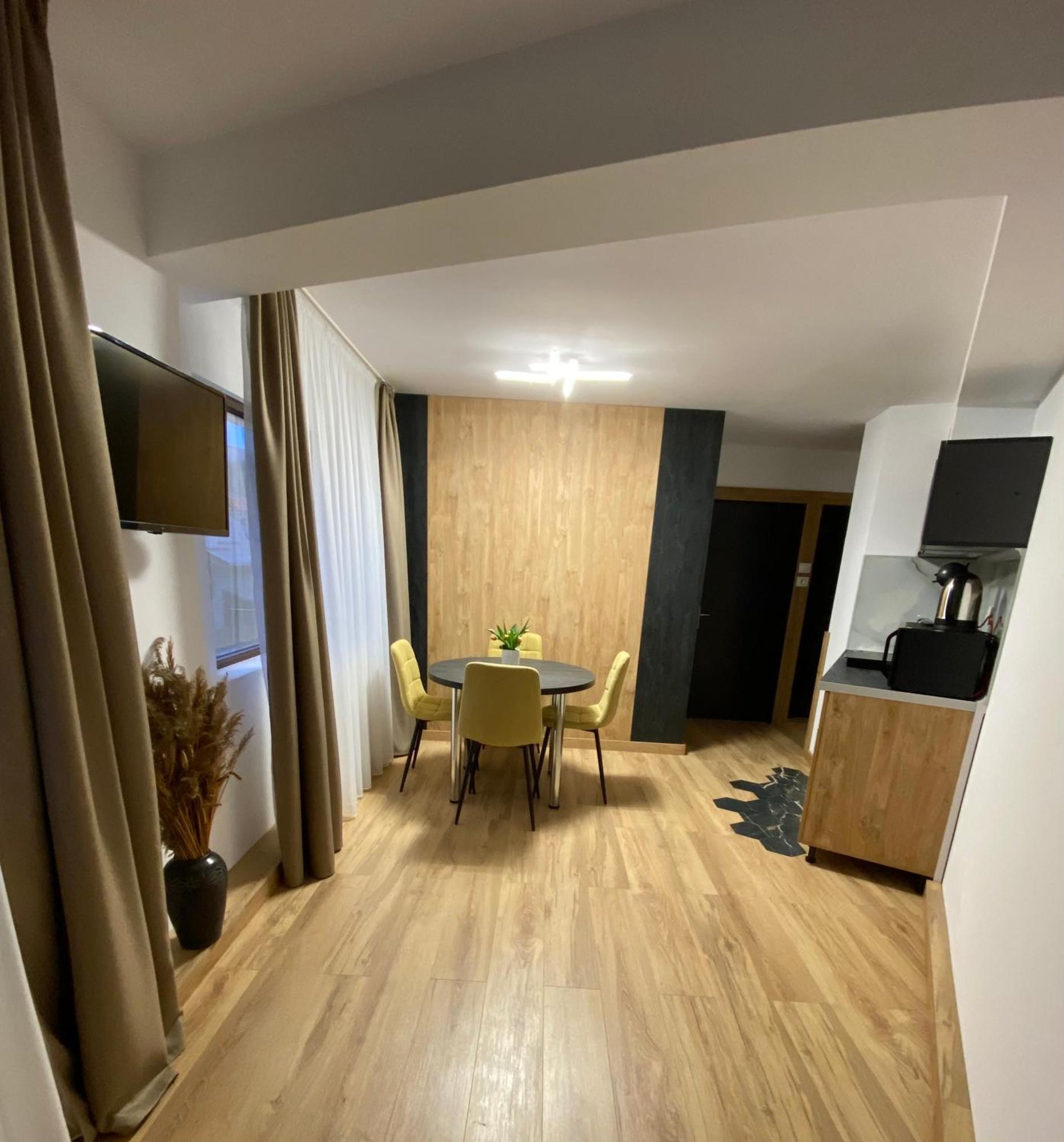 Apartament Pensiunea Liziera Buşteni Buitenkant foto